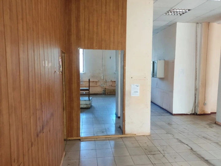 Помещение, назначение нежилое, общей площадью 425 кв.м., этаж 01, подвал, номера на поэтажном плане 8-17, 15-33, адрес объекта: Владимирская обл., г. Вязники, ул. Владимирская, д.10, кадастровый номер: 33:21:010214:304.